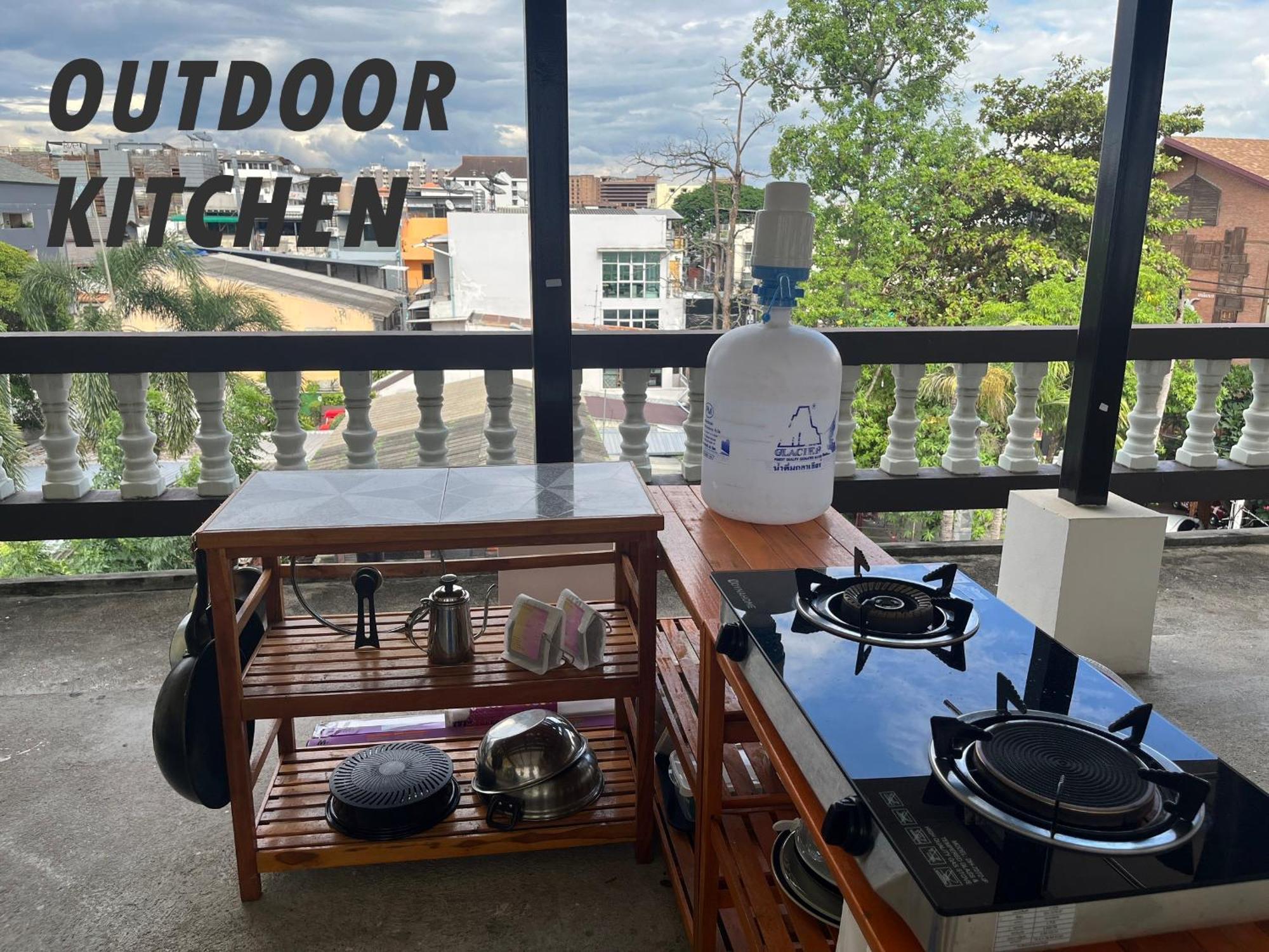 October Hostel Chiangmai Chiang Mai Esterno foto
